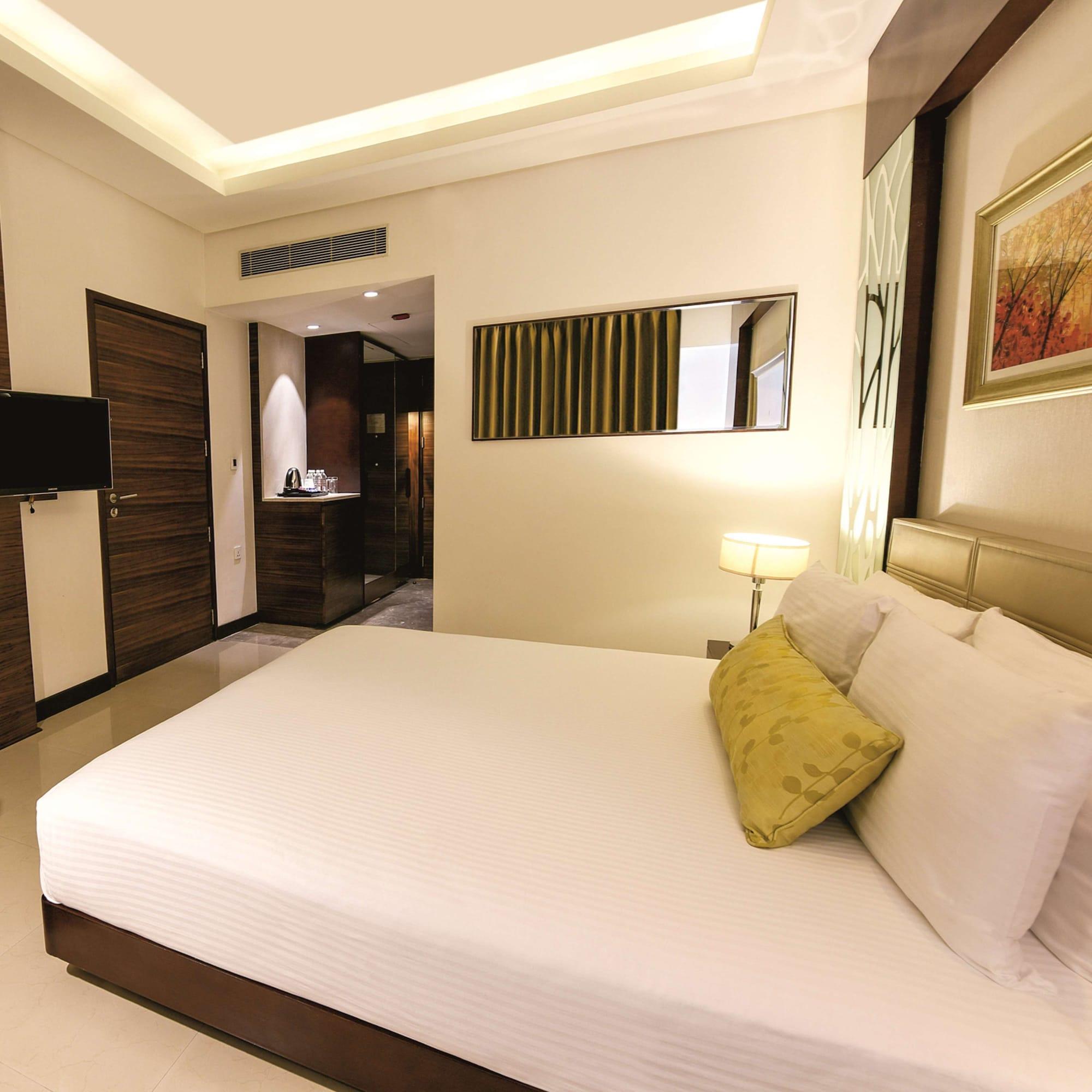 Doubletree By Hilton Gurugram Baani Square Otel Gurgaon Dış mekan fotoğraf