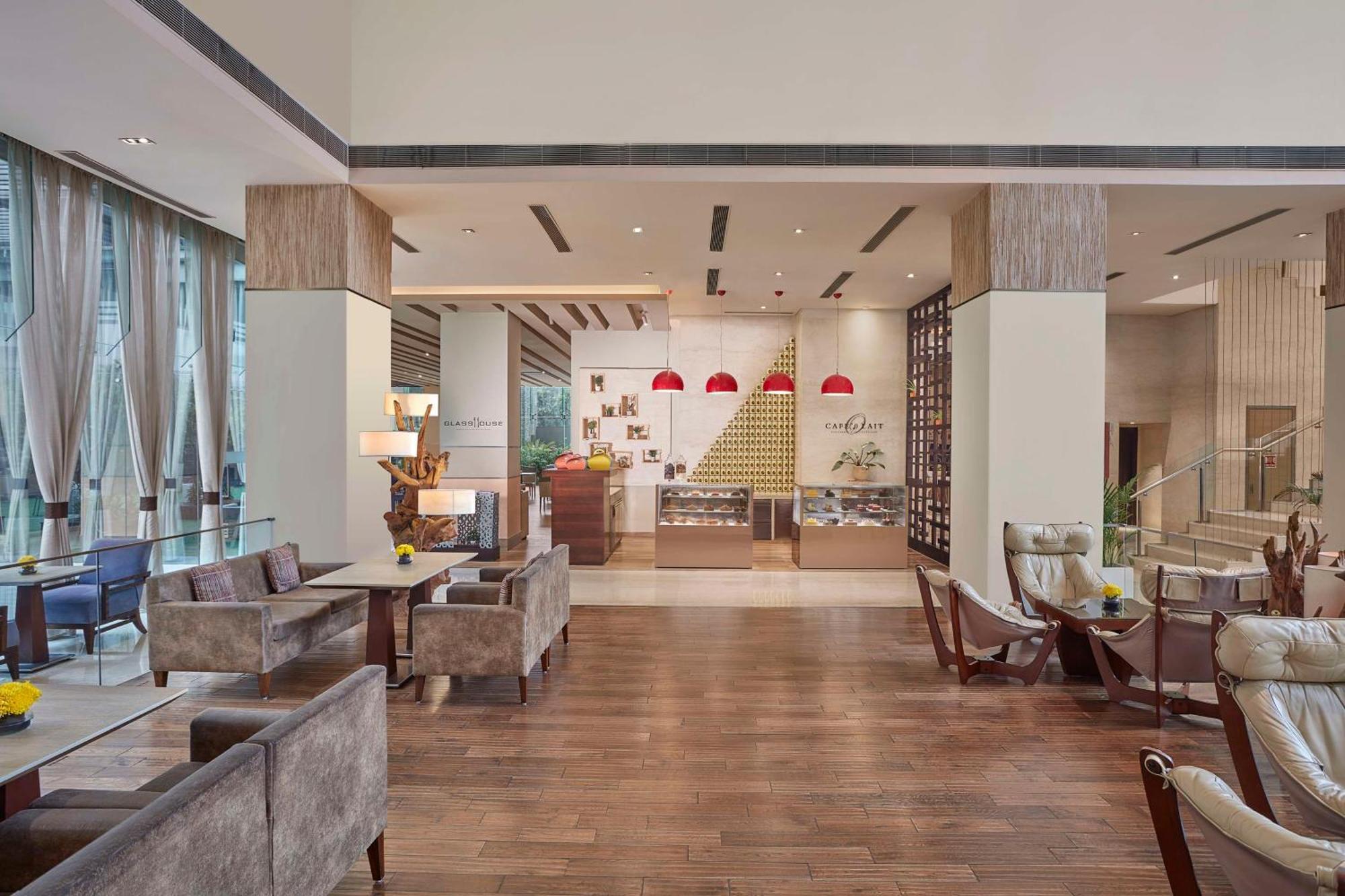 Doubletree By Hilton Gurugram Baani Square Otel Gurgaon Dış mekan fotoğraf
