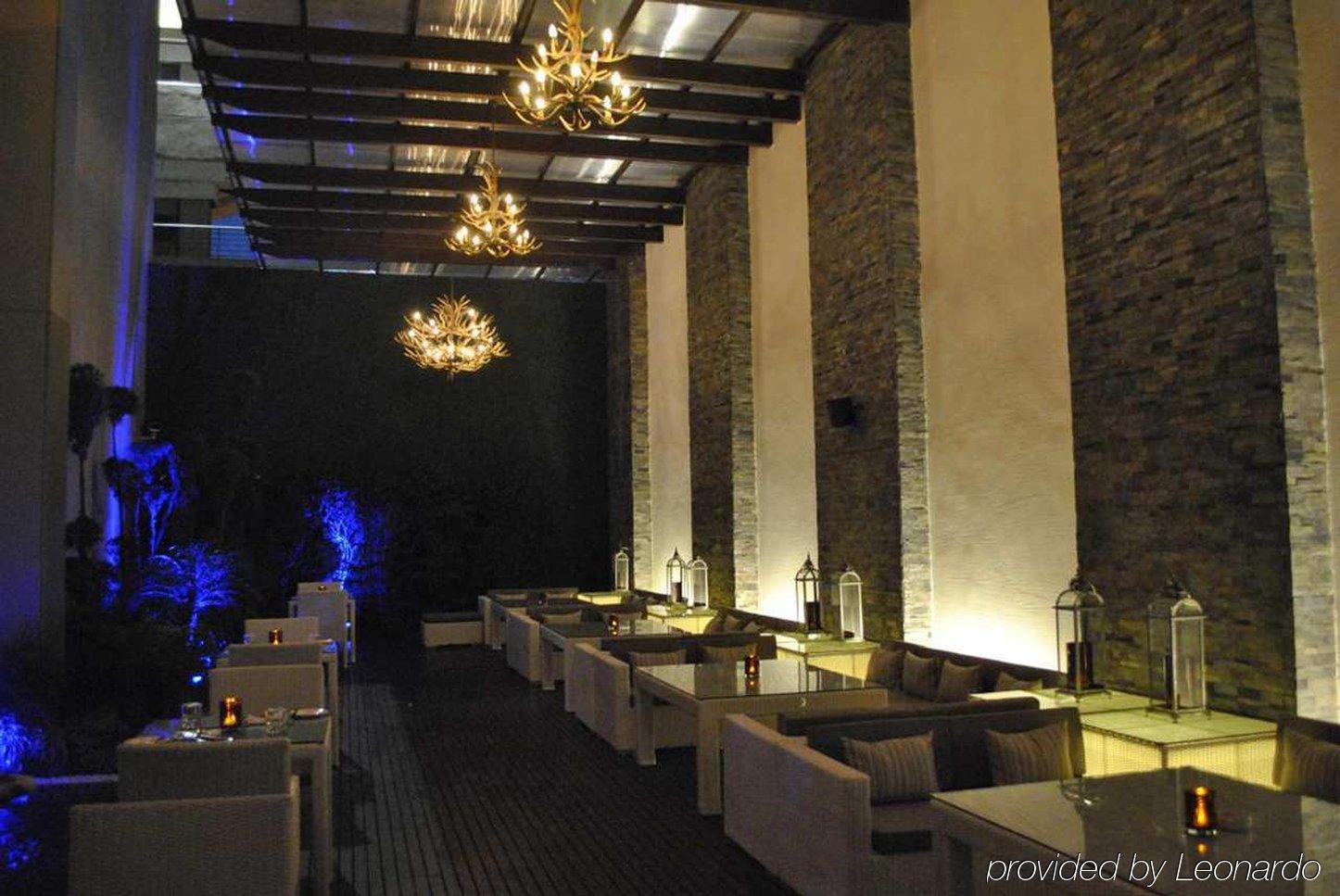 Doubletree By Hilton Gurugram Baani Square Otel Gurgaon Dış mekan fotoğraf