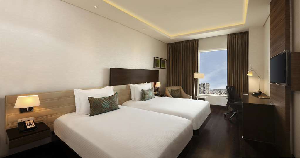 Doubletree By Hilton Gurugram Baani Square Otel Gurgaon Oda fotoğraf