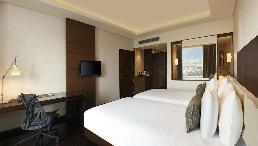 Doubletree By Hilton Gurugram Baani Square Otel Gurgaon Oda fotoğraf